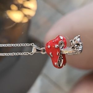 NWOT Mushroom frog pendant w/9" chain